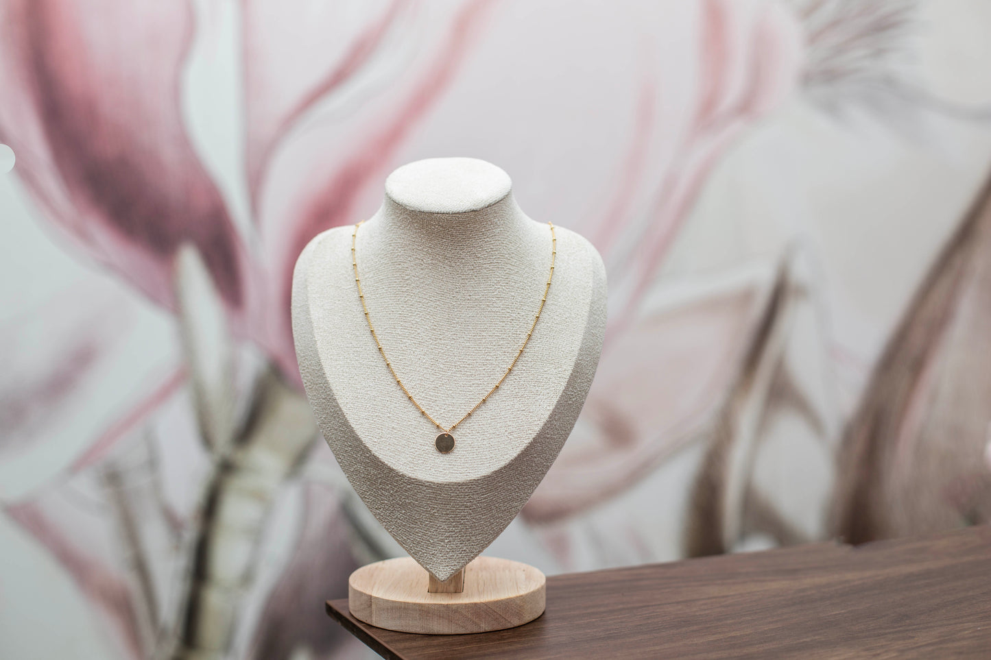 ROUND PENDANT NECKLACE | GOLD